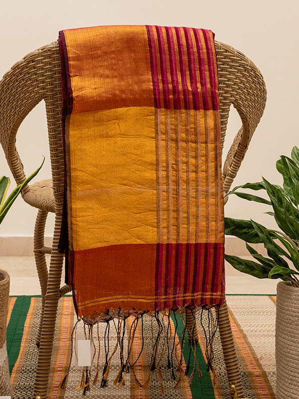Zari Mohapar Linen by Linen Saree - Image 2